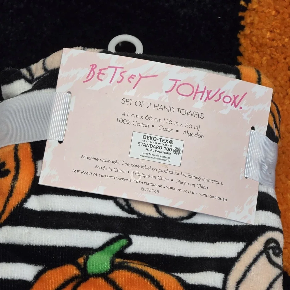 Betsey Johnson Halloween Pumpkin Bath Rug + 2 Hand Towels Set NWT Spooky Decor